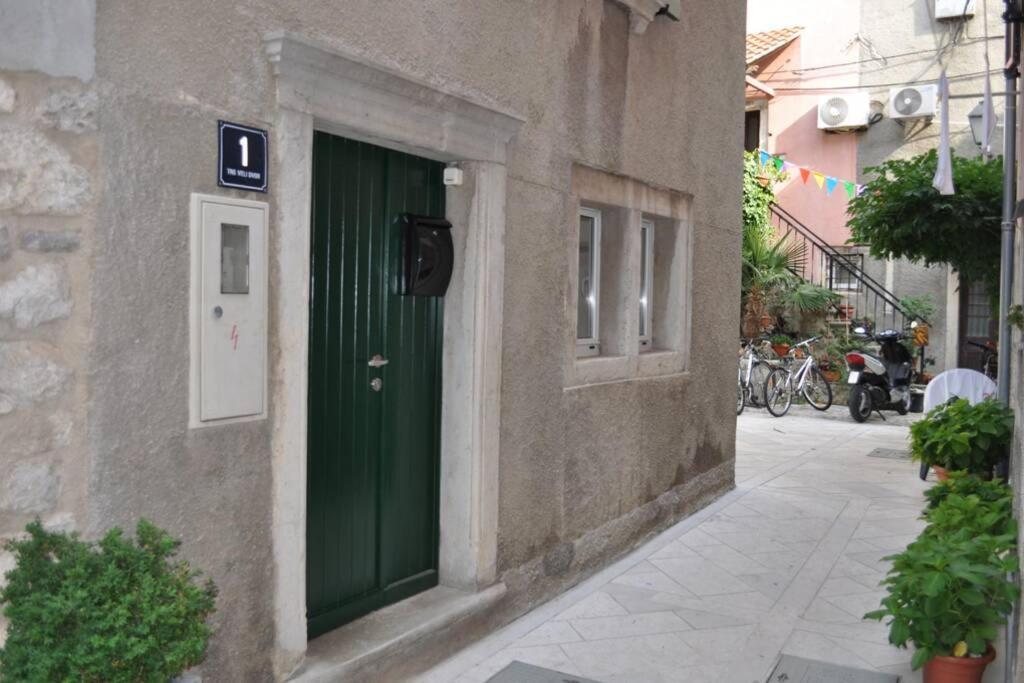 Apartment Veli Dvor Cres Zewnętrze zdjęcie